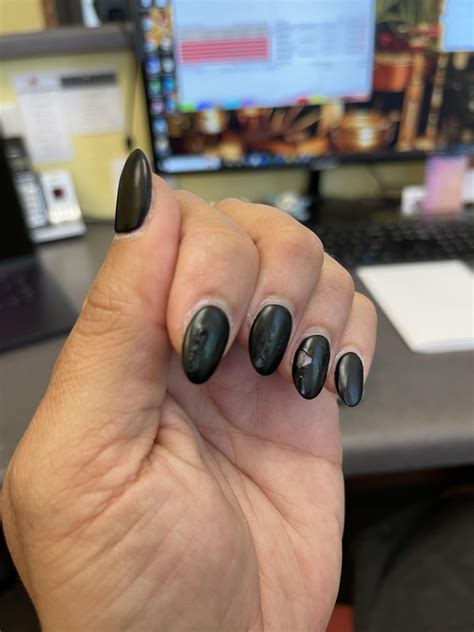 lv nails harmony